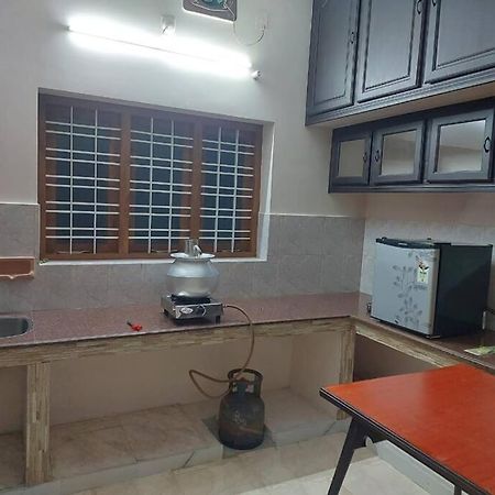 Home In Guruvayur-3 Bedroom Eksteriør billede